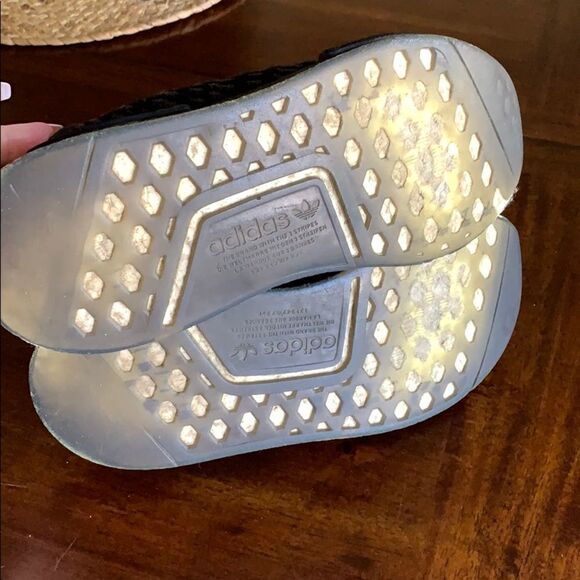 Adidas Boys NMD R1 STLT Primeknit “Triple Black”, size 5.5 - Picture 6 of 6